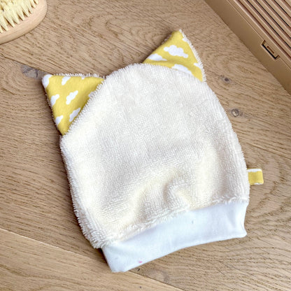 Le gant magique dans les nuages