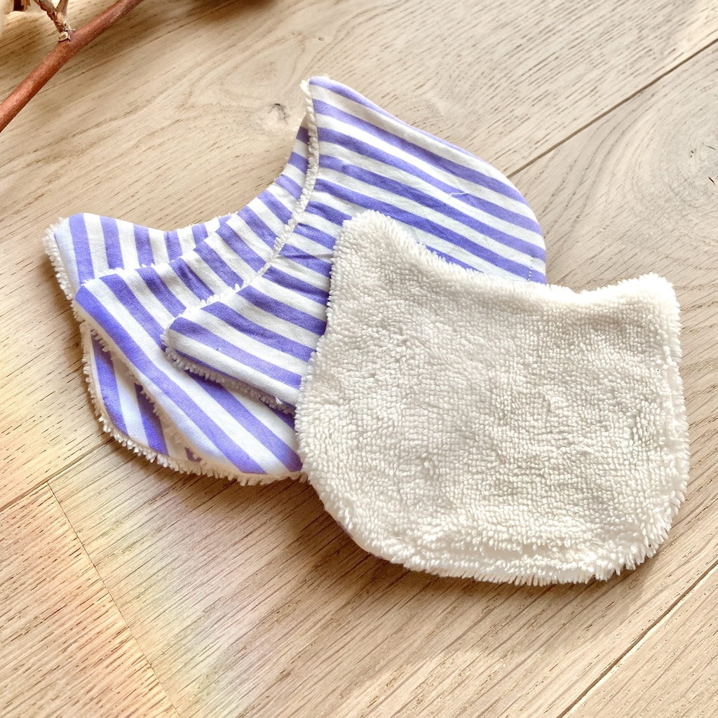 Le Chaton démaquillant qui prend le soleil