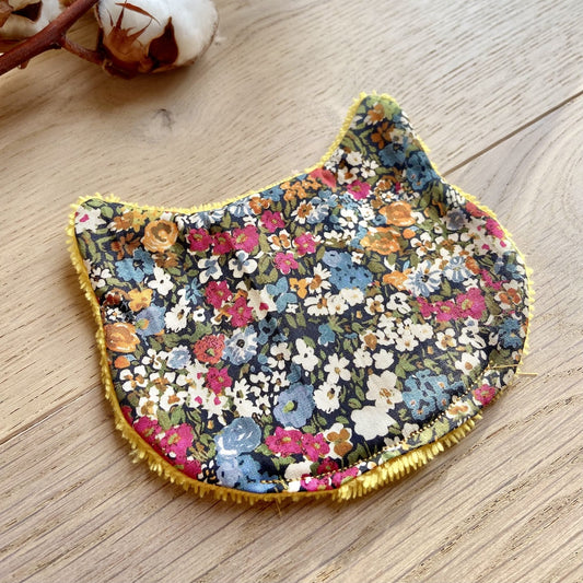 Le Chaton démaquillant en balade automnale