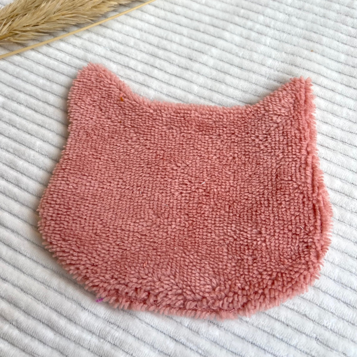 Le Chaton démaquillant qui part en voyage