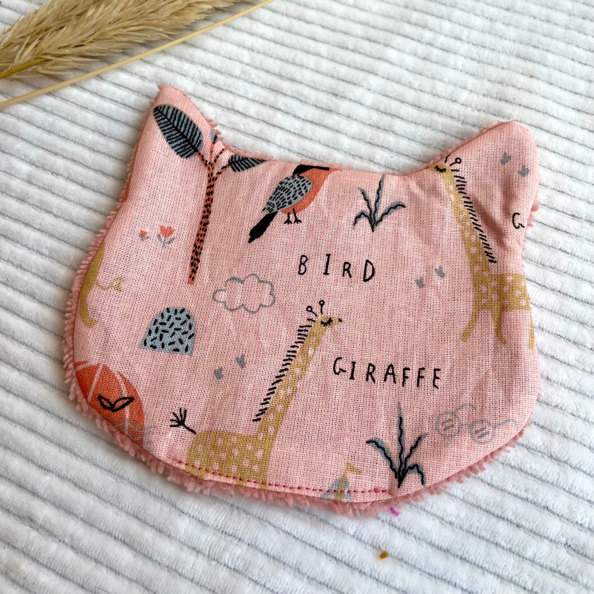 Le Chaton démaquillant qui part en voyage