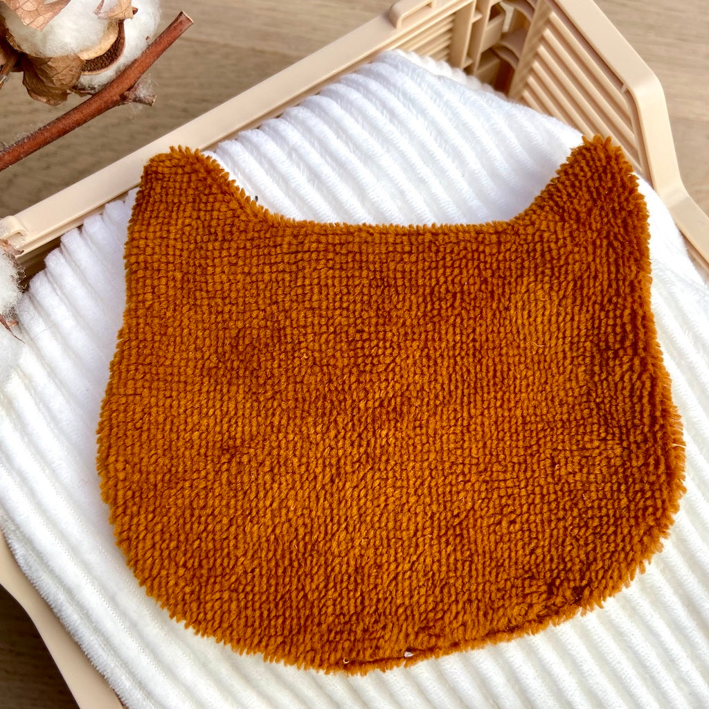 Le Chaton démaquillant qui fait un safari