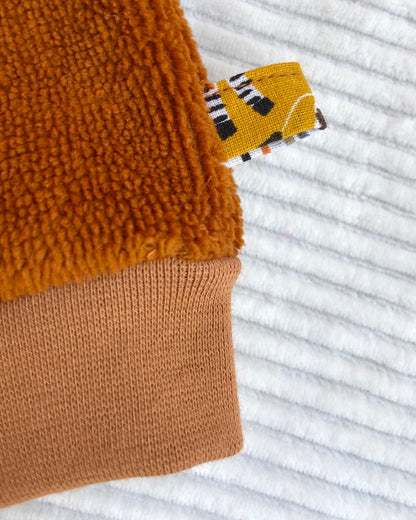 Le gant de toilette marionnette qui fait un safari