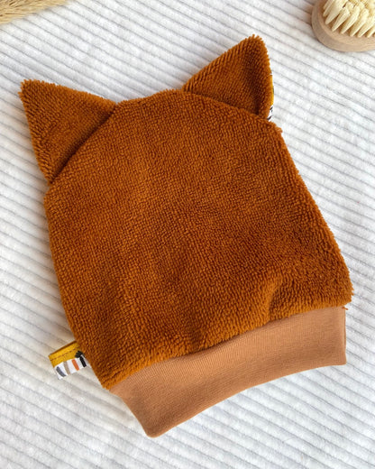 Le gant de toilette marionnette qui fait un safari