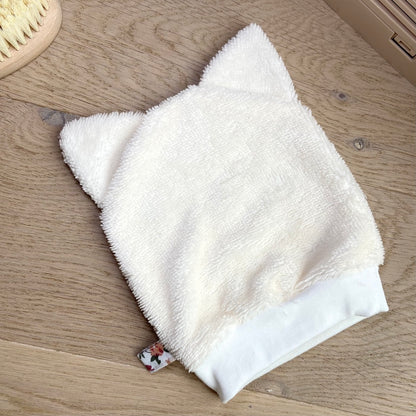 Le gant de toilette marionnette dans les champs