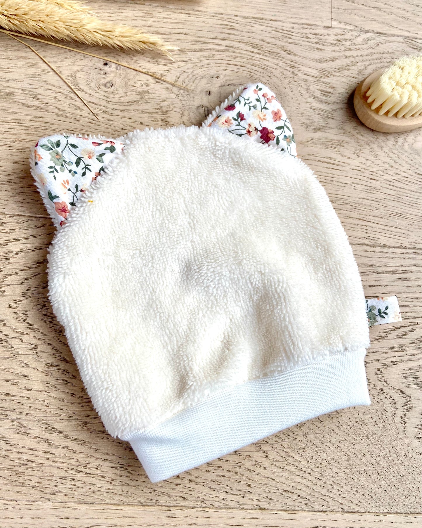 Le gant de toilette marionnette dans les champs