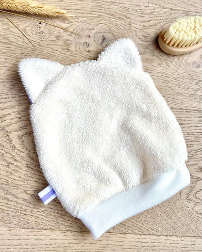 Le gant de toilette marionnette qui prend le soleil