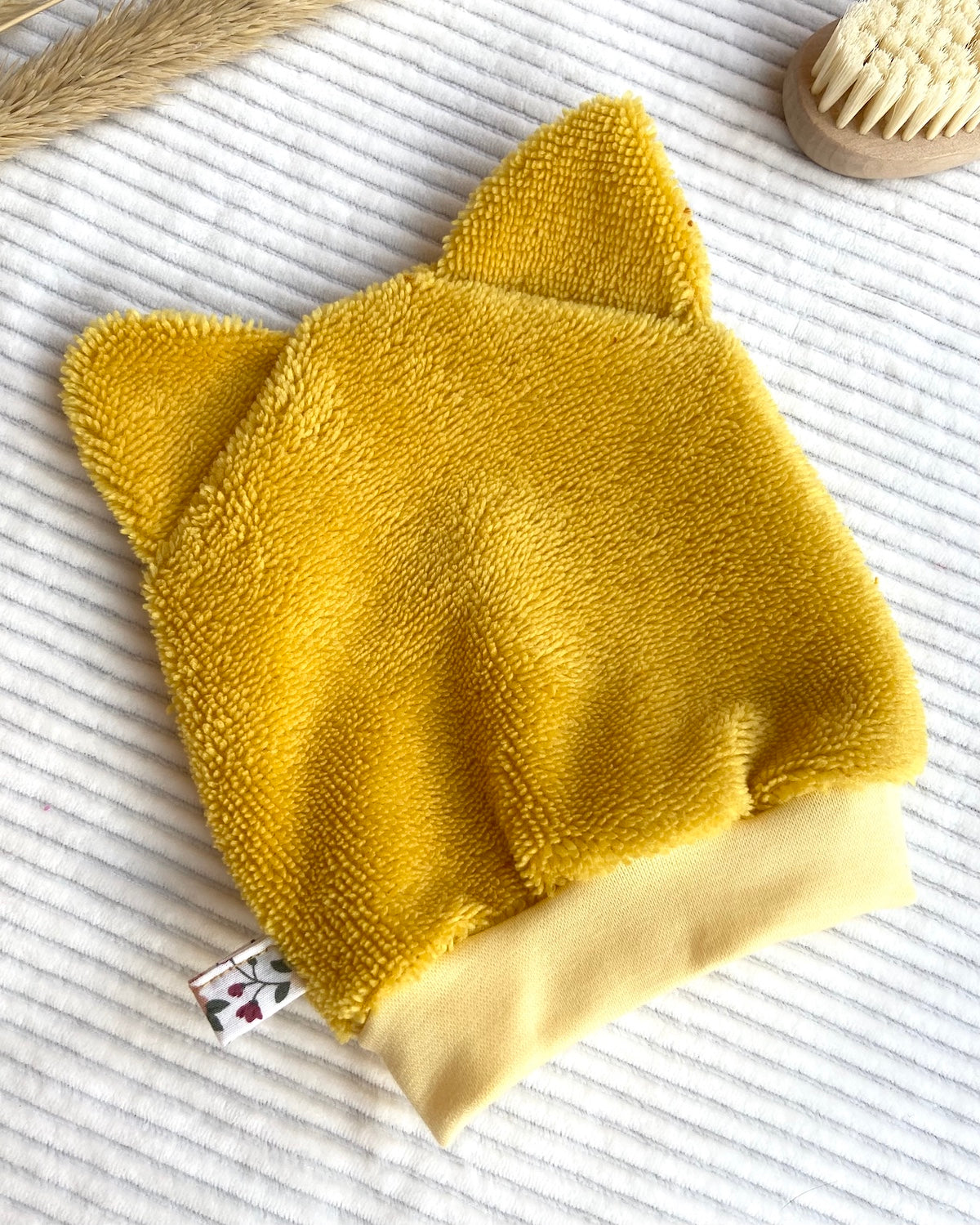 Le gant de toilette marionnette dans les champs