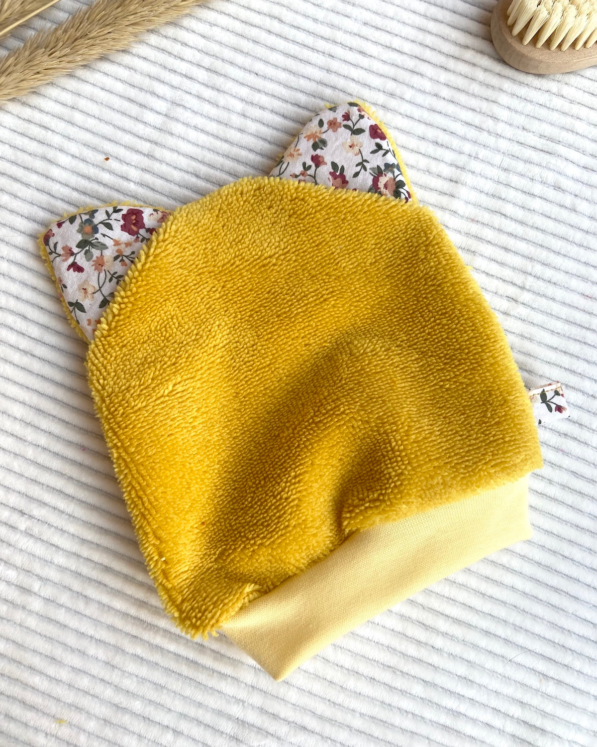 Le gant de toilette marionnette dans les champs