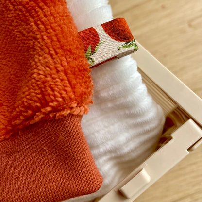 Le gant magique qui mange des fraises