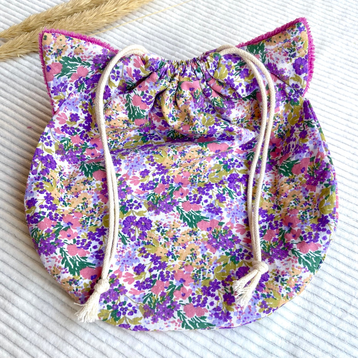 Le Pochat dans les pétunias