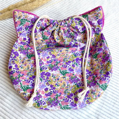 Le Pochat dans les pétunias