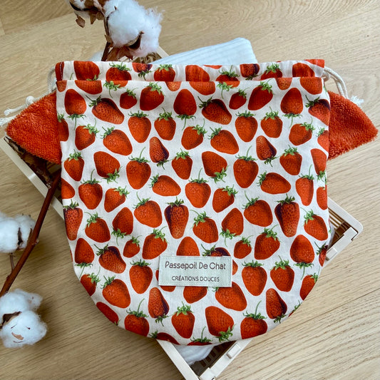 Le Pochat qui mange des fraises