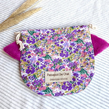 Le Pochaton dans les pétunias