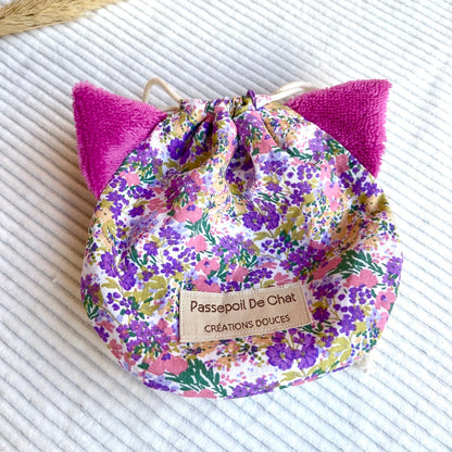 Le Pochaton dans les pétunias