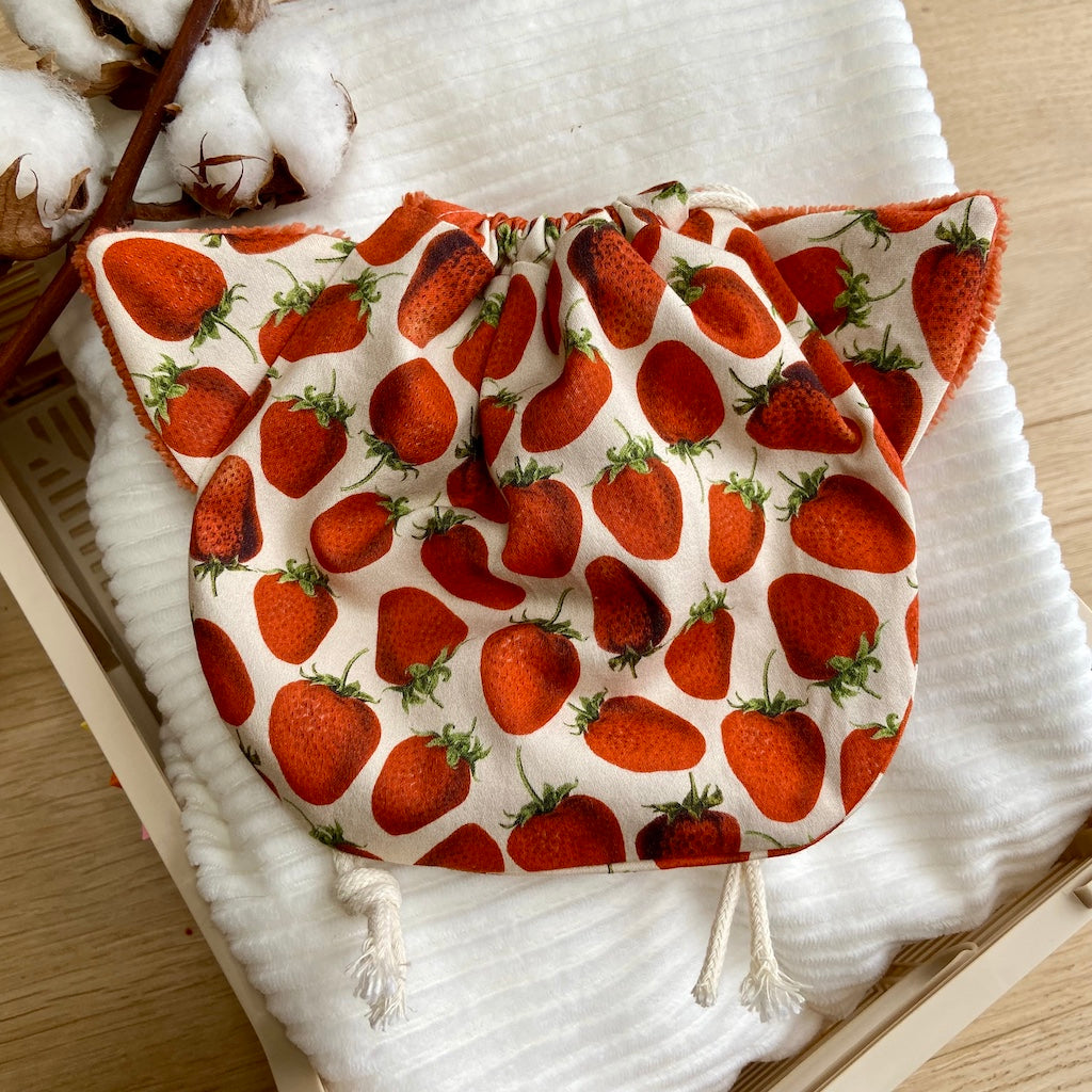 Le Pochaton qui mange des fraises