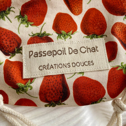 Le Pochaton qui mange des fraises