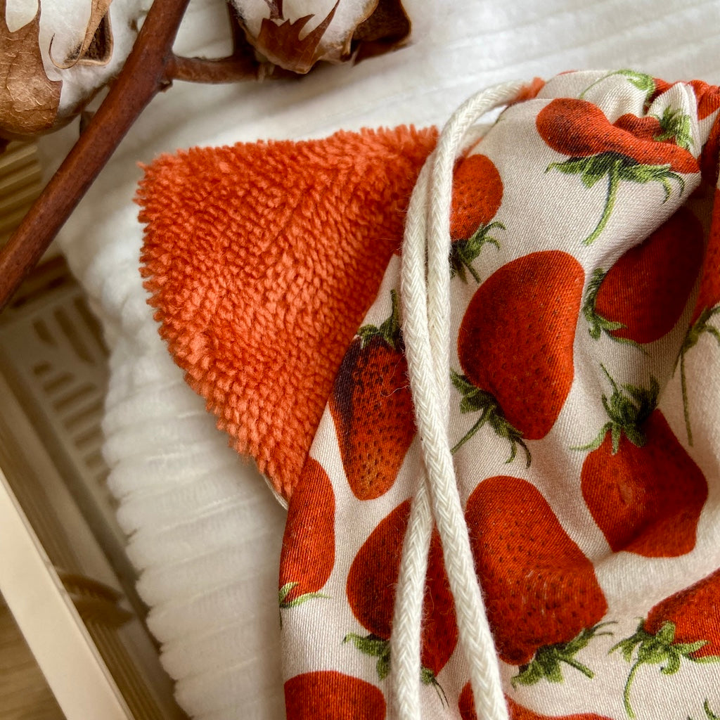 Le Pochaton qui mange des fraises