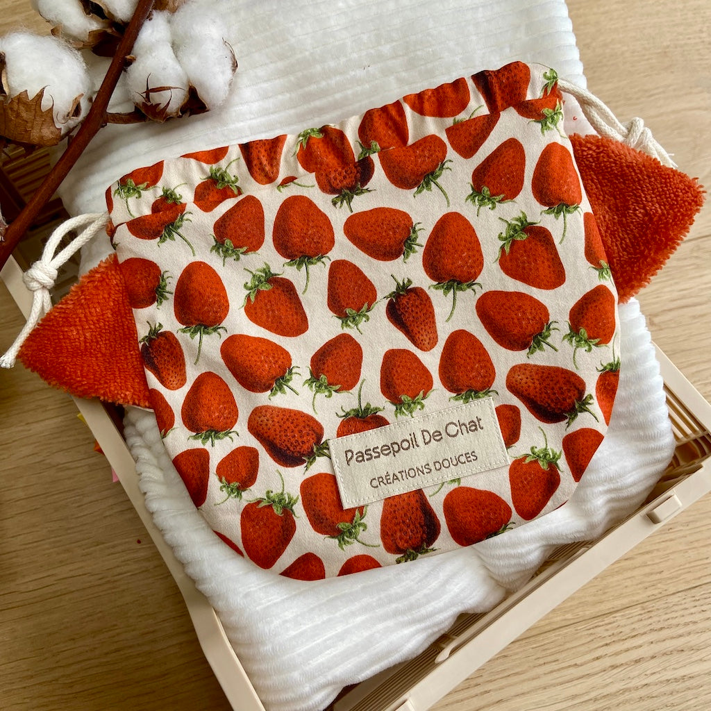 Le Pochaton qui mange des fraises