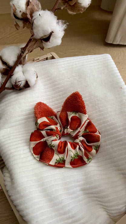 Le Cha-Chou qui mange des fraises