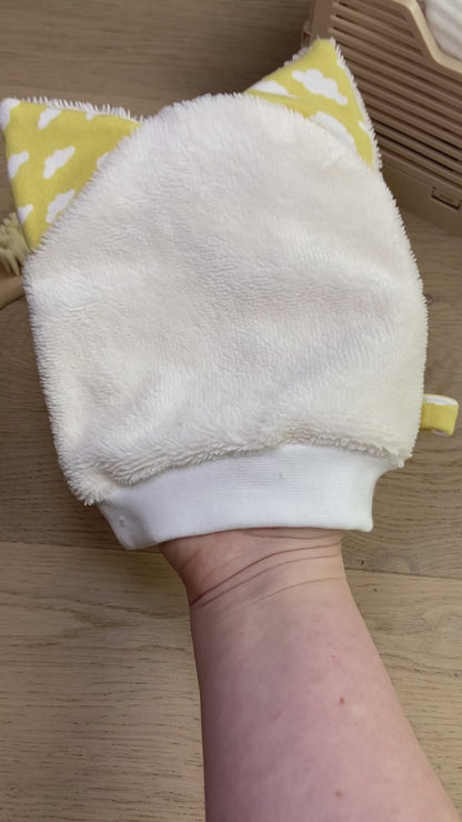 Le gant magique dans les nuages